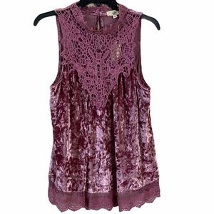 ENTRO VELVET MOCK NECK SLEEVELESS TOP